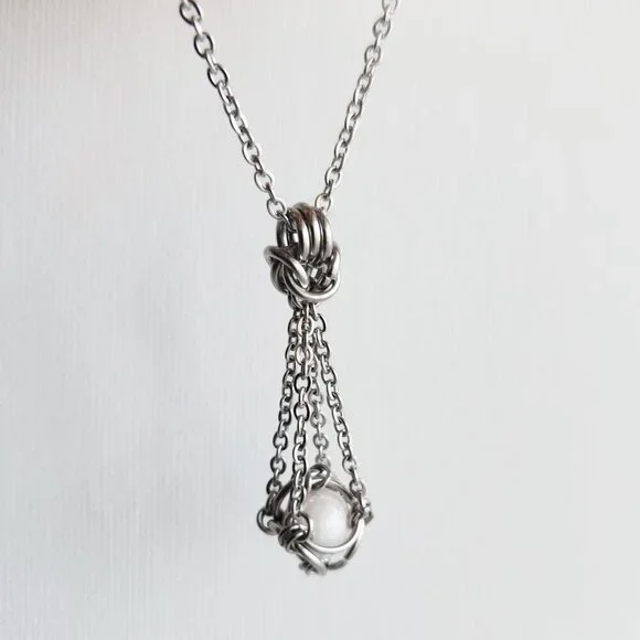 Antique white pearl and silver basket necklace with a small silver chain - Picture 5 of 7